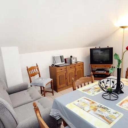 Apartman By The Sea Zavalatica, Korcula - 9280 *